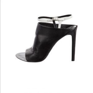 NWOT BALENCIAGA Black & White Leather Glove Sandals 38.5